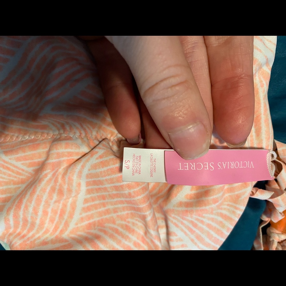 Victoria Secret reversible bikini - Picture 2 of 4